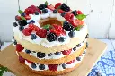 Angel-Food-Cake-with-Berries-2000.webp