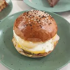 Egg Sandwich on Burger Bun