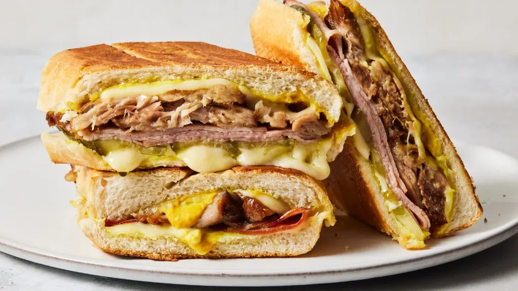 Medianoche Sandwich